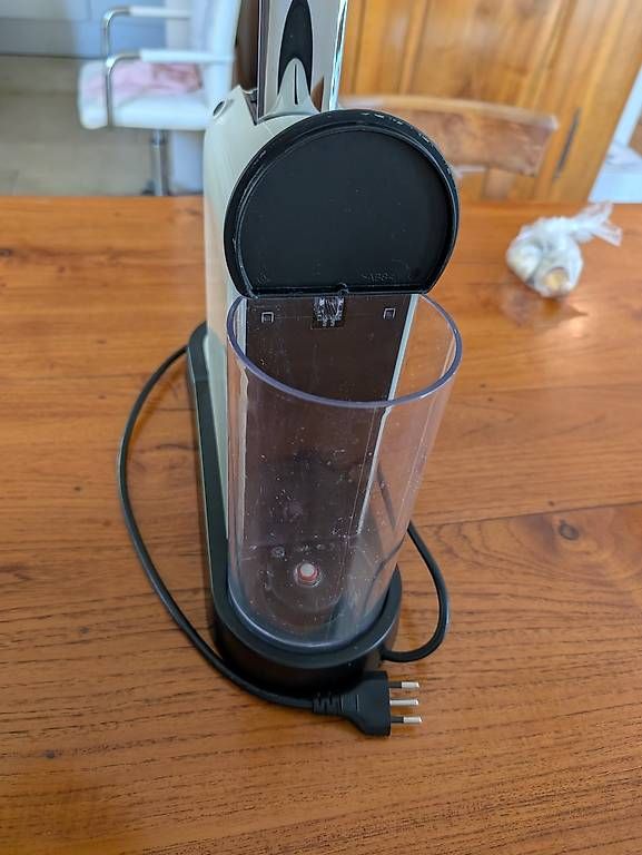 Kaffeemaschinen & Espressomaschinen: Nespresso CitiZ Kaffeemaschine  weiss – Gebraucht aus Zürich von McFlurry49 2