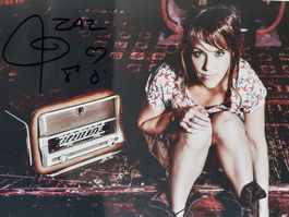 Zaz - Original in-person Autogramm auf Foto