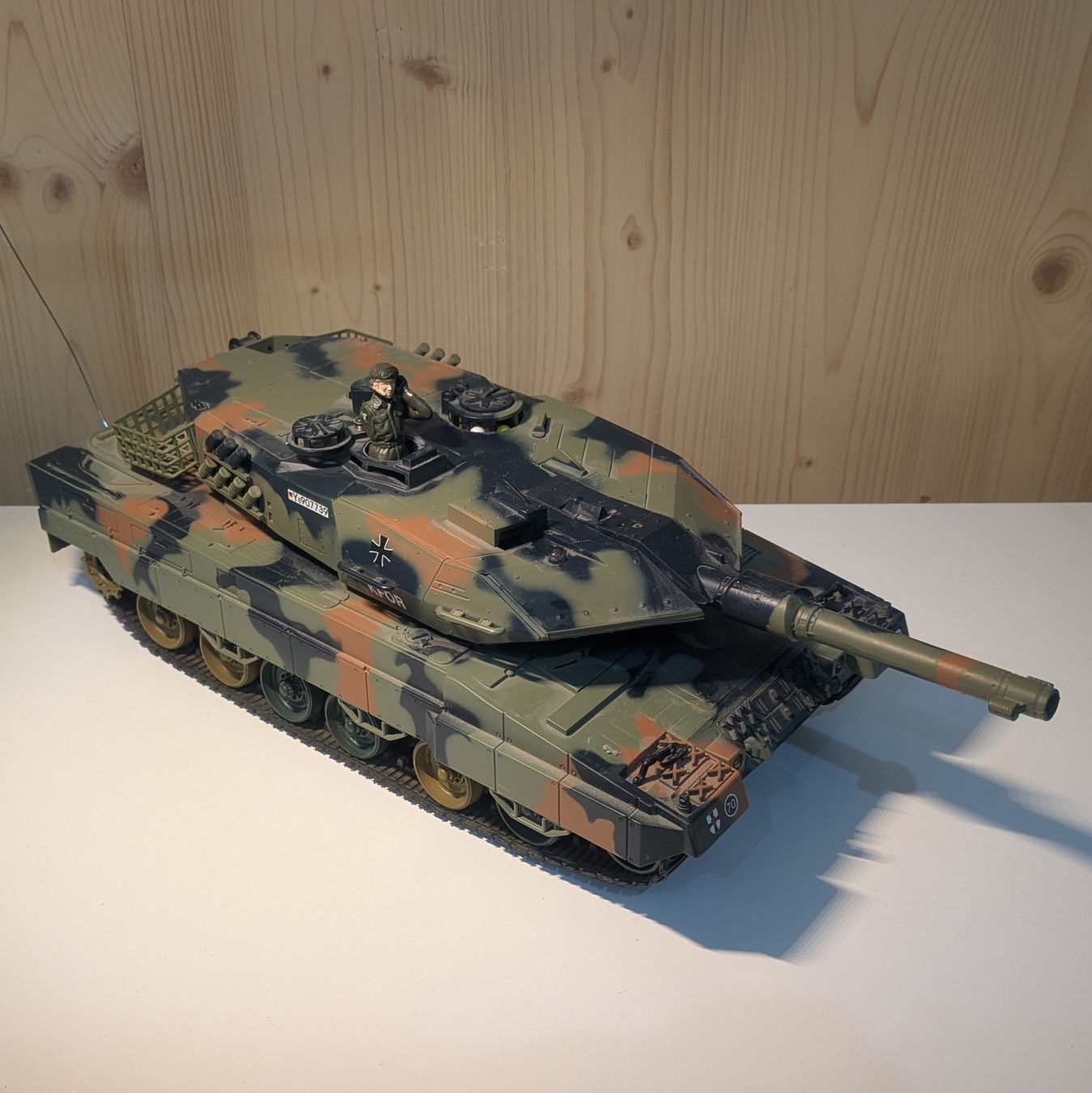 Amewi RC Modellbau: Amewi RC Panzer Leopard 2 KFOR – Gebraucht aus Wädenswil von aficionados