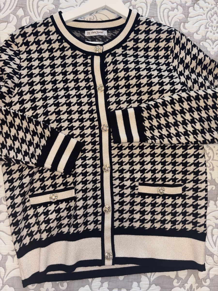Pullover & Sweatshirts: Cardigan mit Strass – Neu (gemäss Beschreibung) aus Zürich von mary_5ln5 1