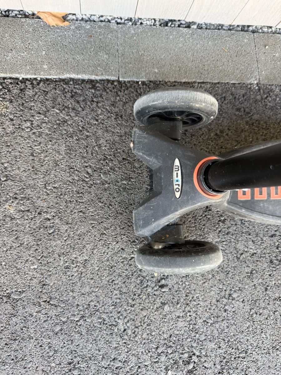 Micro Kickboard: Micro Maxi Roller schwarz orange gebraucht – Usato da Schliern b. Köniz venduto da Jimwest7 2