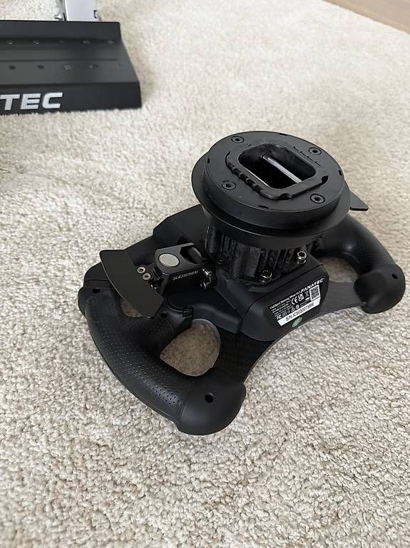 Fanatec Console: Komplettes Simrig mit Playseat und Fanatec – Usato da Gerzensee venduto da Lucacristina 3
