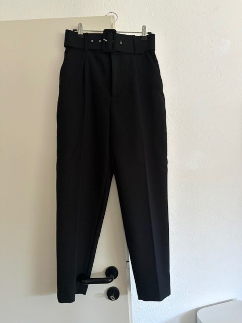 Zara Hosen: Pantalon noir élégant avec ceinture – Neu (gemäss Beschreibung) aus Dompierre FR von Laetitia1999