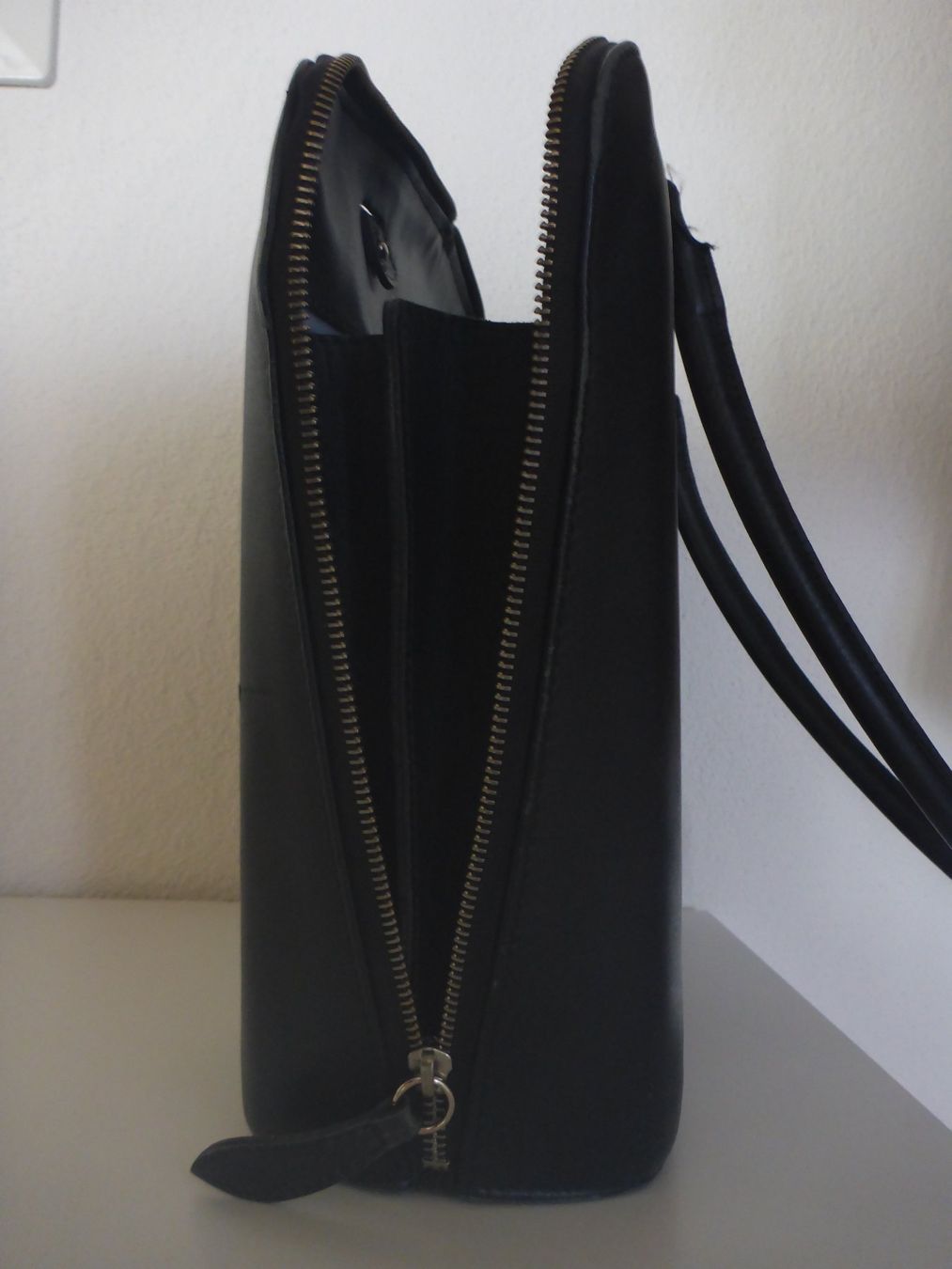 Taschen für Damen: Handtasche Blembal Leder/Metall – Gebraucht aus Auslikon von Shelfi 1