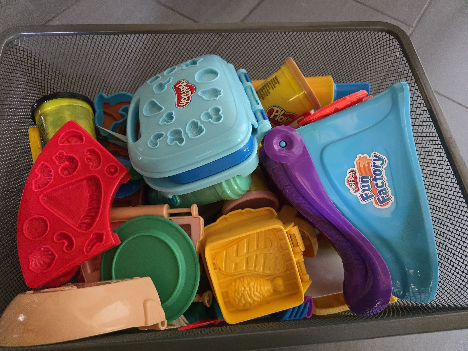 Play-Doh Modelliermasse: Play Doh Knetmasse – Gebraucht aus Hedingen von wini09