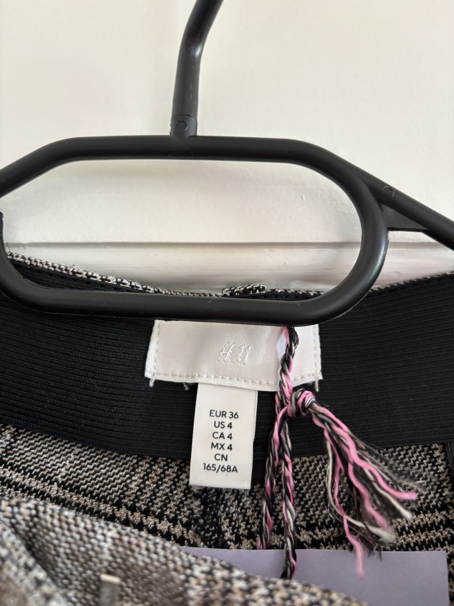 H&M Hosen: Pantalon H&M – Gebraucht aus Neuchâtel von cam_lf7y 2