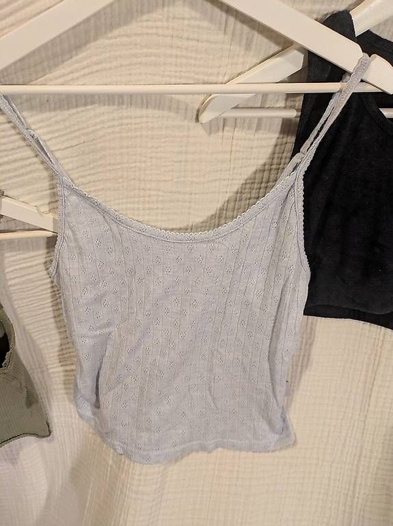 Tops: 4 bauchfreie Tops – D'occasion à Schwyz par Magdalena86 1