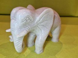 Schöner Elefant aus  Marmor, Symbol für Treue!