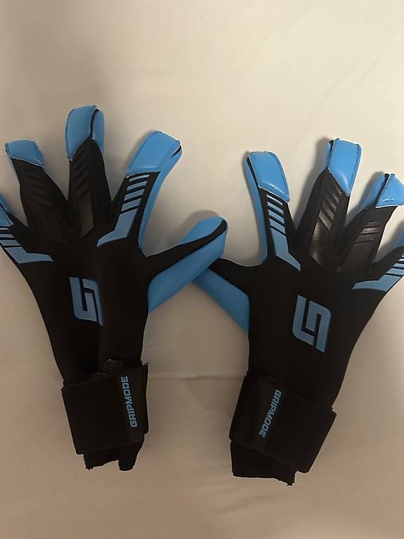 Guanti & manicotti: Fussball gripmode handschuhe Aqua size 11 – Usato da Wohlenschwil venduto da michi9999