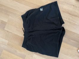 Schwarze Adidas Sommershorts, Grösse L, Neuwertig!