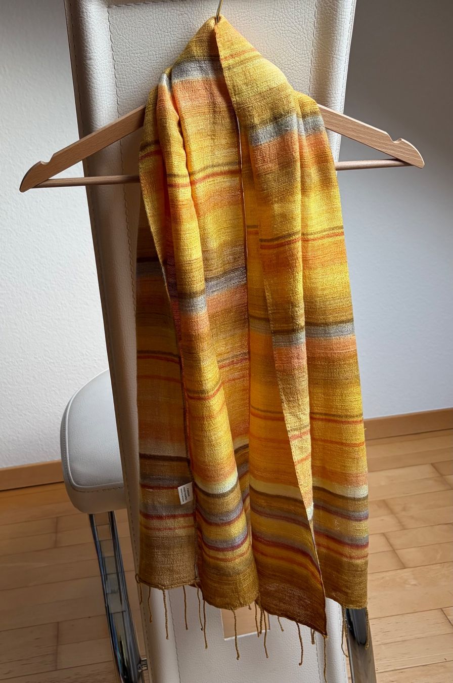 Foulard & Sciarpe: Seide Schal – Usato da Unterägeri venduto da Jutka_04 2