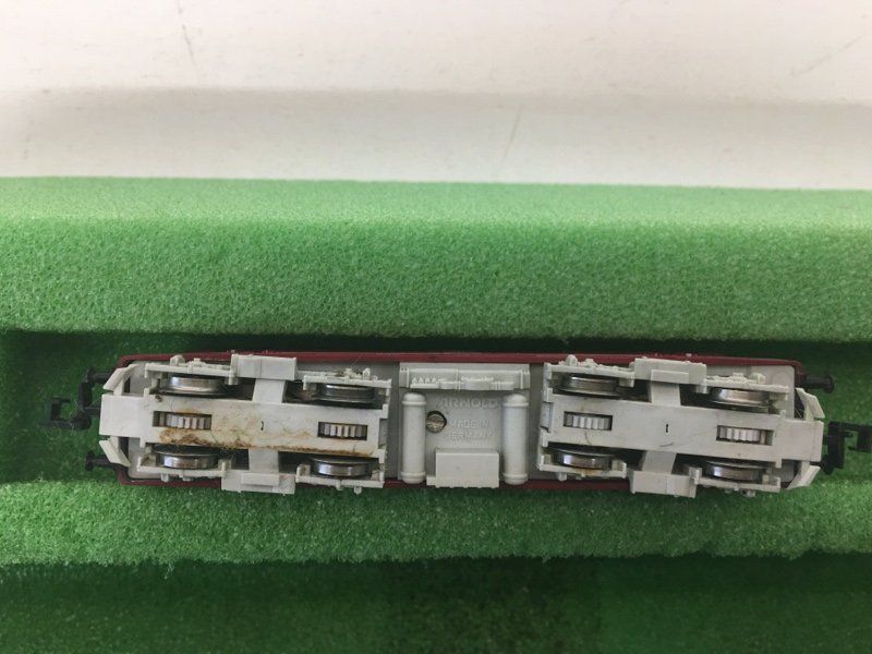 Trix Modellini di ferrovie: Spur N Arnold 2308CH Br 143 Dunkelrot der DR – Usato da Büsserach venduto da ModellbahnDepot 8