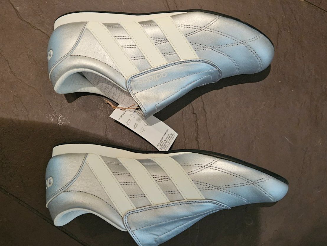 Adidas Scarpe da uomo: Adidas Tekwen silber Grösse 38 NEU – Nuovo e nell'imballaggio originale da zollikon venduto da irissauer 1