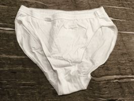 2 Slips, Sloggi, weiss, Grösse S, neuwertig