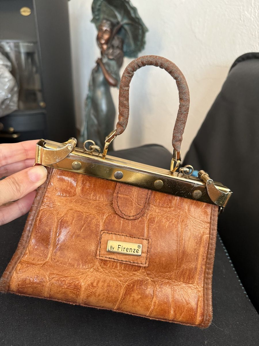 Borse da donna: Vintage Ledertasche by Firenze Tasche – Usato da Obfelden venduto da tan_9lj9
