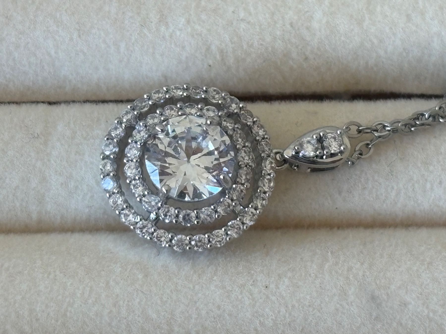 Catenine: Luxus Elegante Kette Farbe :  Silber – Nuovo (secondo la descrizione) da Biel-Bienne venduto da Roserosse13 2
