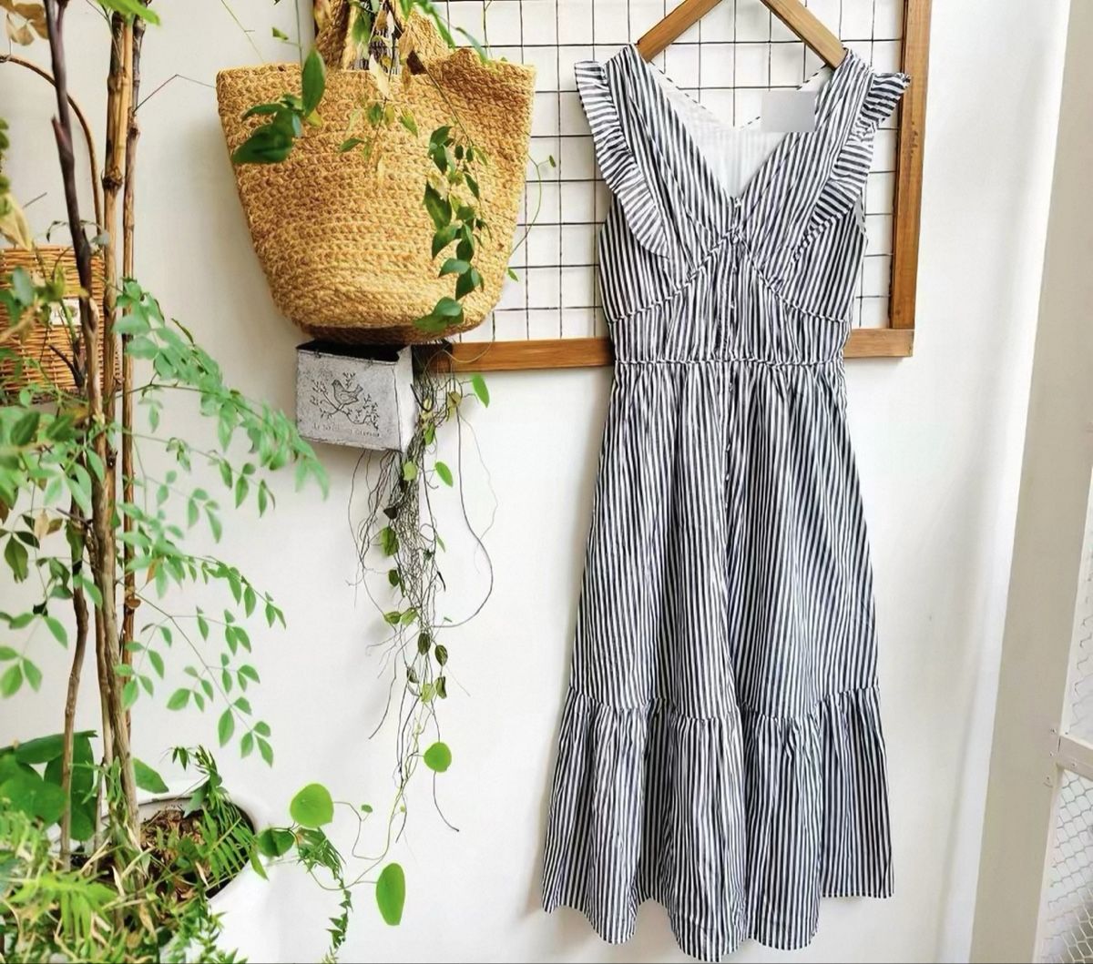 Kleider: Gestreiftes Baumwollkleid A+O, Größe 38 – Neu und originalverpackt aus Veyras von ValClasse