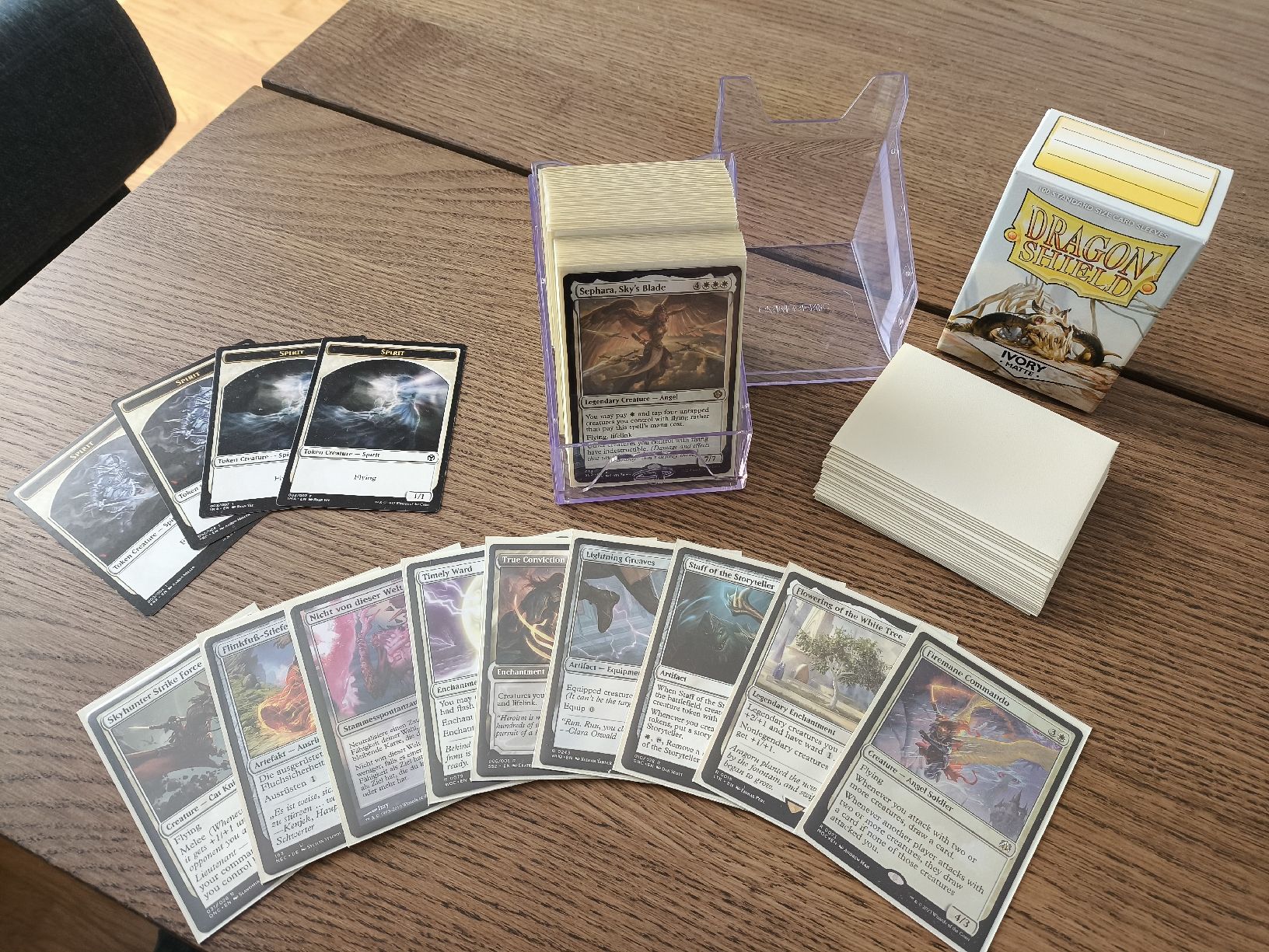 Giochi: MTG Commander Deck - Sephara - Indestructable Flyers – Nuovo (secondo la descrizione) da Zürich venduto da joh_9ywz