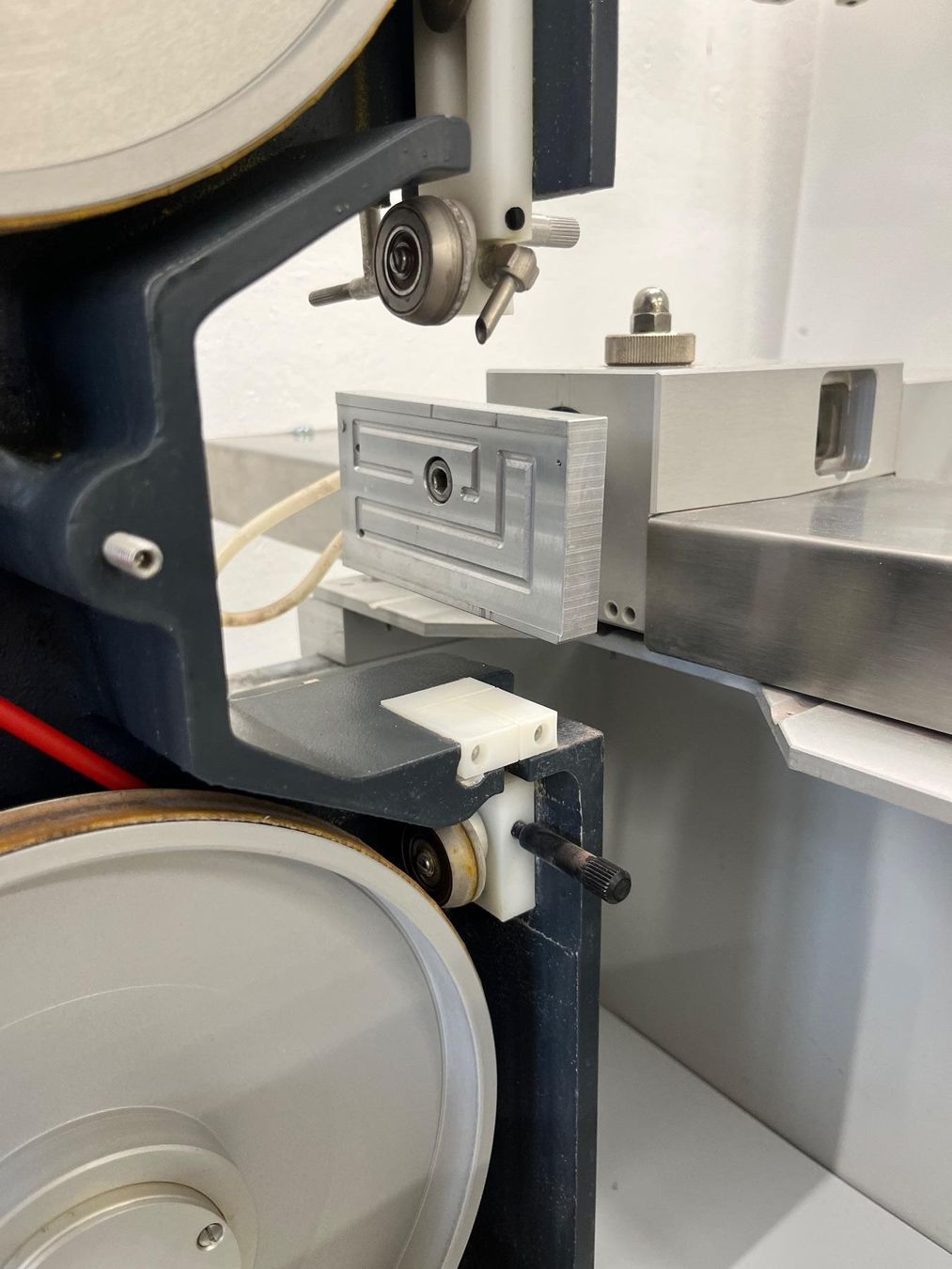 Accessori da laboratorio: EXAKT 300 Pathologische Bandsäge – Usato da Niederdorf venduto da LeptonAG_Labor 3