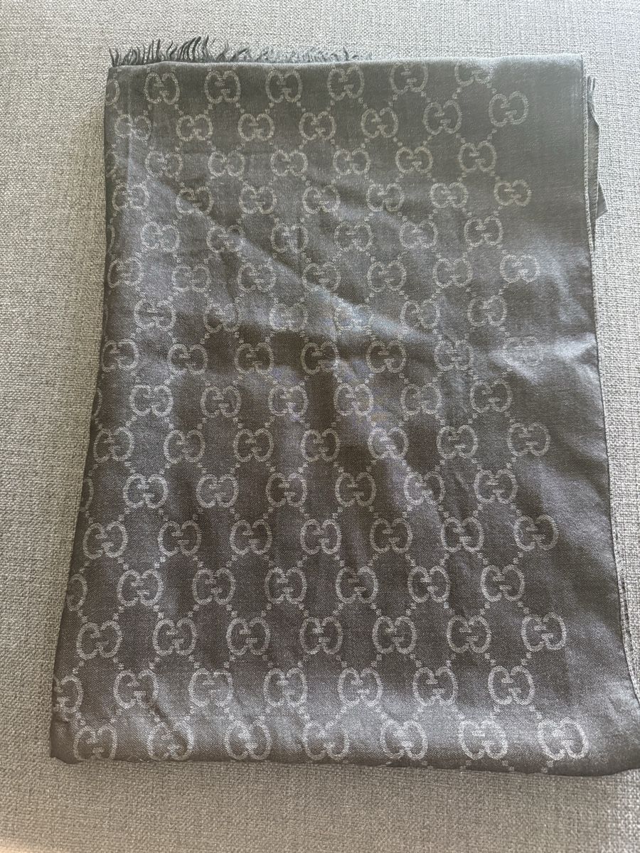 Gucci Foulard & Sciarpe: Gucci Schal Woll-Seiden-Mischung – Usato da Zollikon venduto da snowflake10-