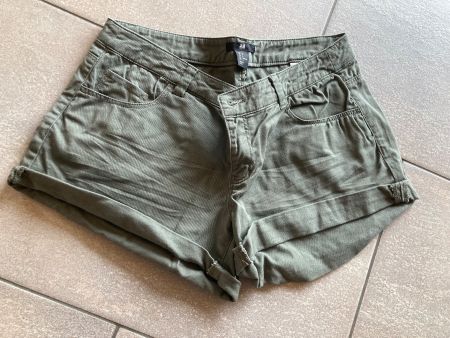 Hot Pants; kurze Hose Gr. 34; H&M