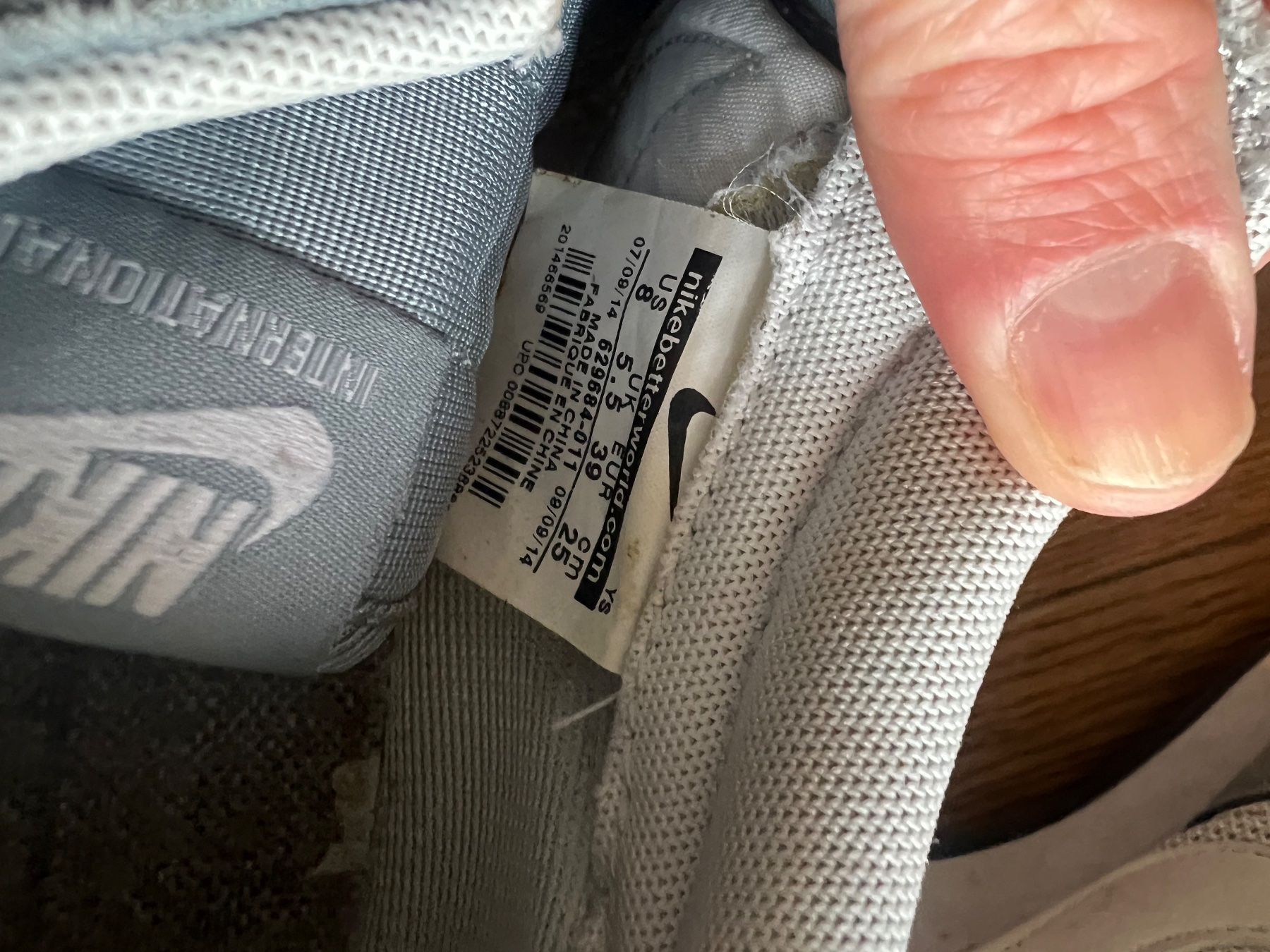 Nike Scarpe da donna: Grau Nike Damen Schuhe.. Gr. 39 – Usato da Uerikon venduto da Saffagirl 5