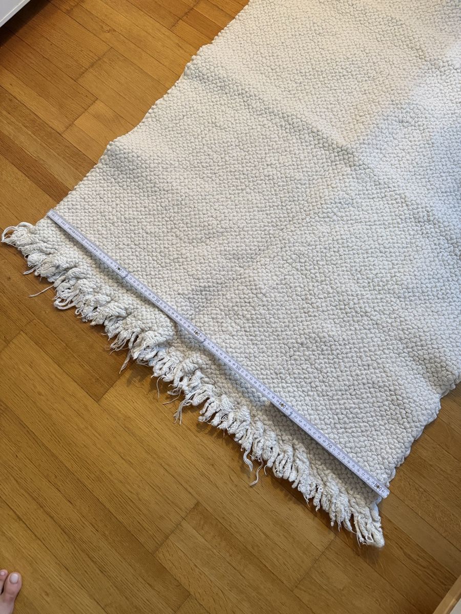 Tappeti: Cream textured rug with fringe – Usato da Zürich venduto da BettinaMarie2308 1