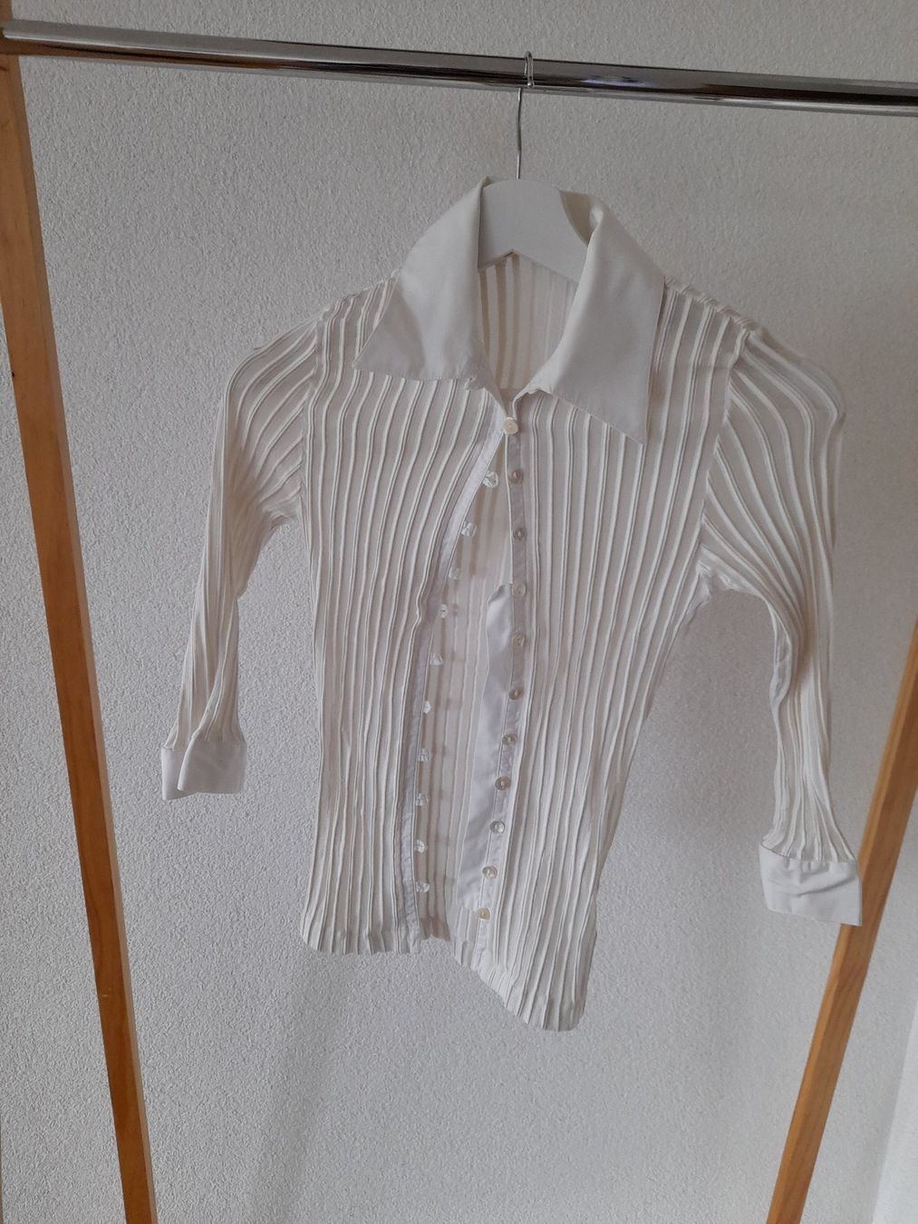 Camicette: chemisier blanc – Usato da Mont-sur-Lausanne venduto da Pioutch