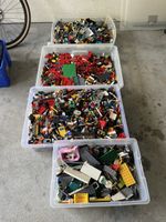 4 Kisten mit Lego 