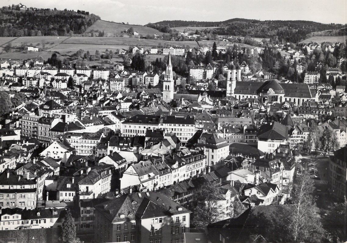 Cartoline postali: St. Gallen Zentrum um 1970. – Usato da St. Gallen venduto da Epu