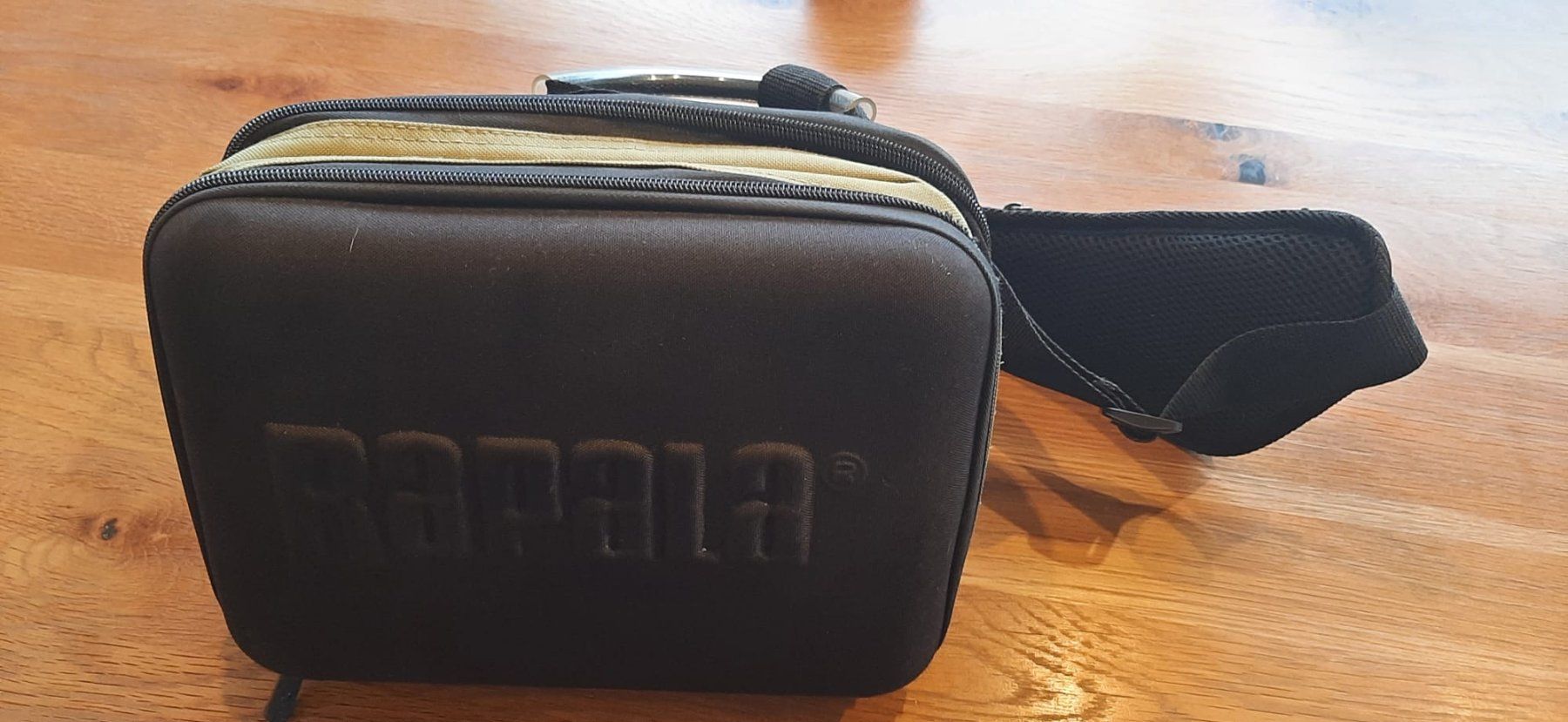 Rapala Taschen: Angeltasche Rapala zum Umhängen – Gebraucht aus Schaan von Zar1604
