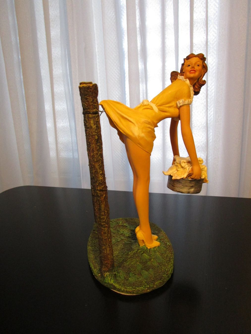 Statuette: Pin-Up Figur  Wäsche  ala Gil Elvgren – Usato da Ermatingen venduto da Kobold007