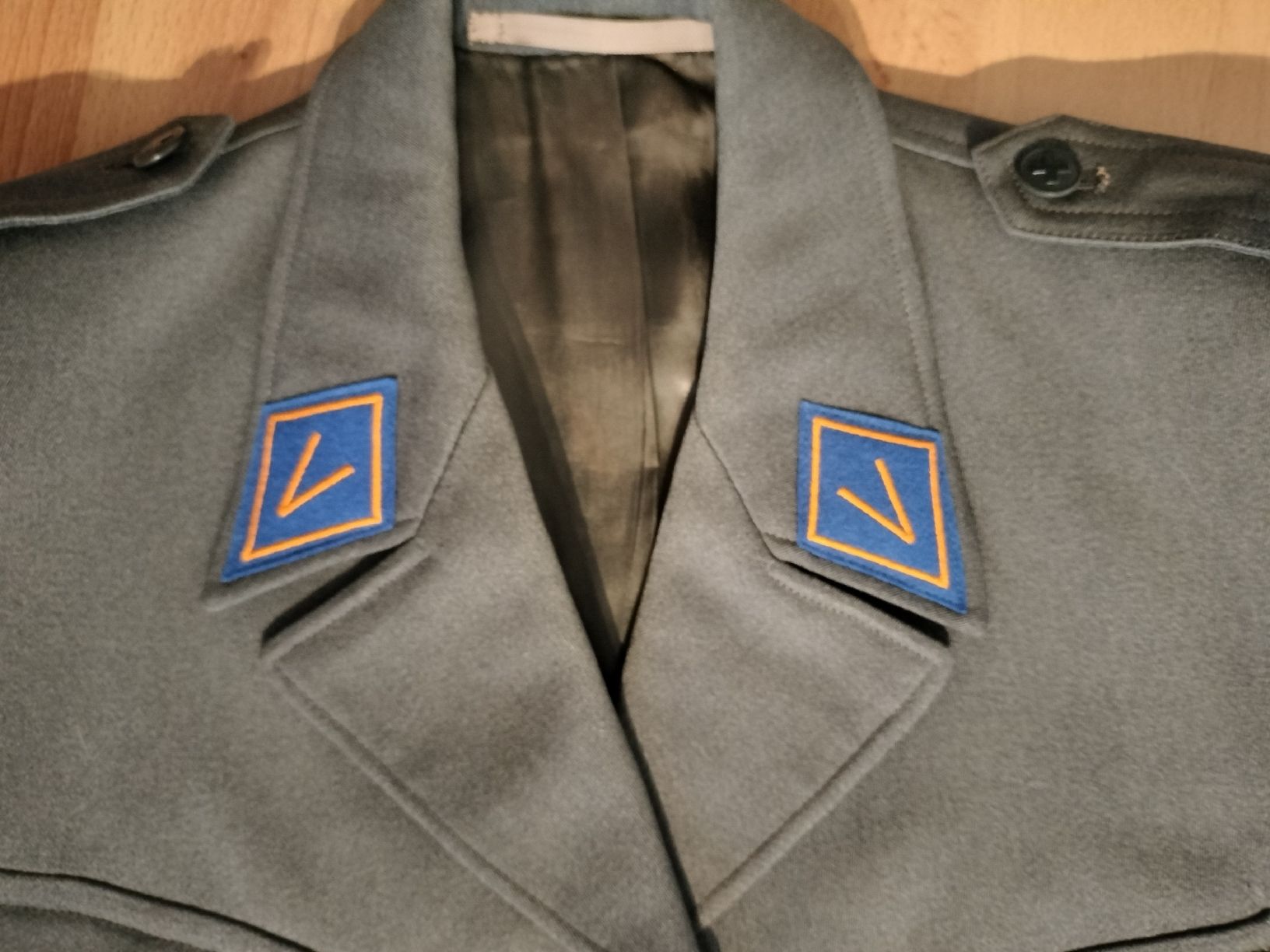 Schweizer Armee Uniformi: Schweizer Armee Militär Uniform – Usato da Schwanden Sigrisw venduto da Wibe81 1