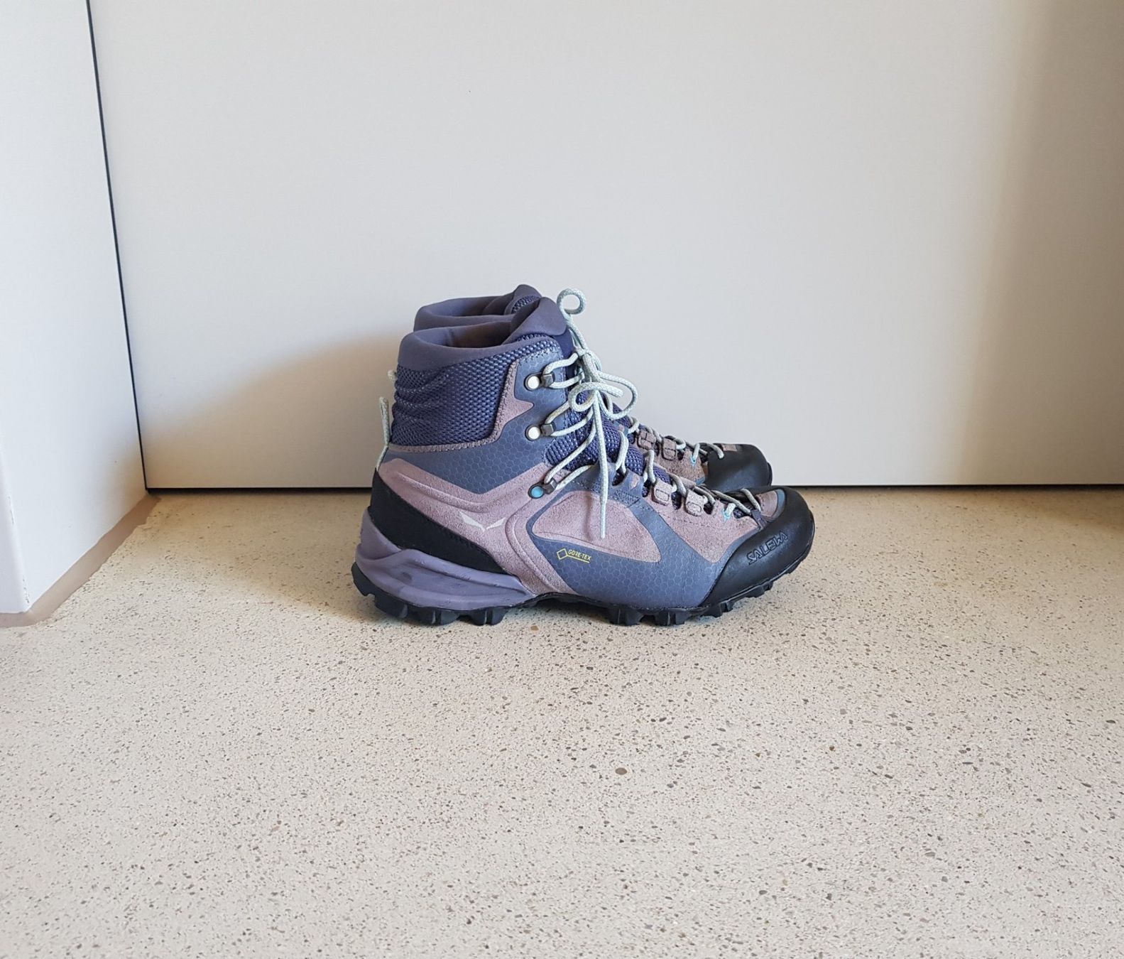 Salewa Scarpe da donna: Salewa GTX Damen Wanderschuh Grösse 40 – Usato da Basel venduto da chien008