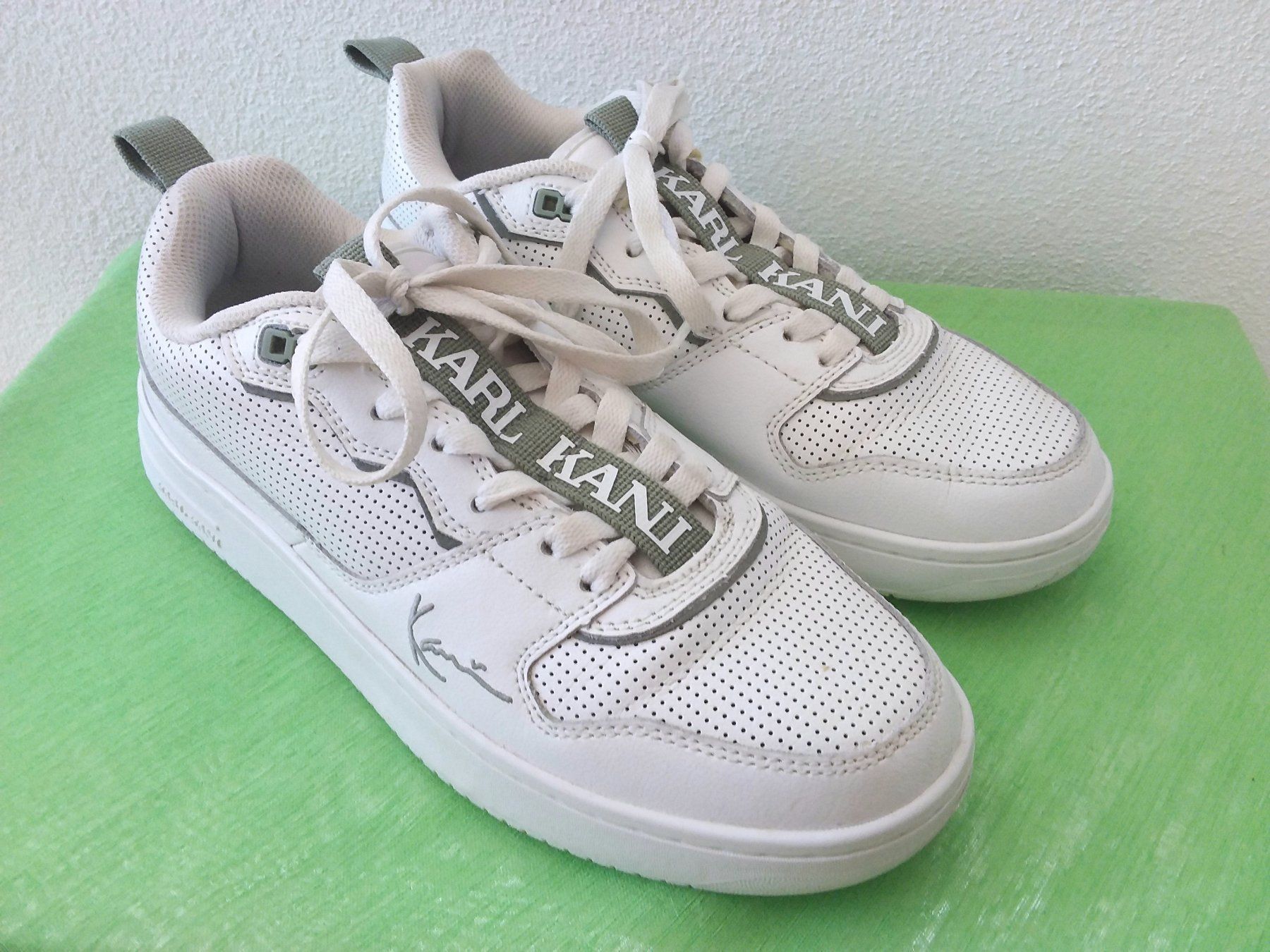 Scarpe da donna: KARL KANI Sneakers, Gr 42 – Usato da Uitikon Waldegg venduto da Risibisi7 1