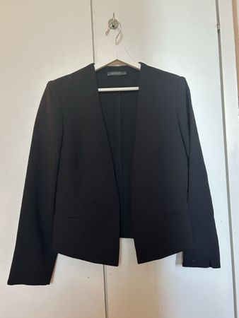 Blazer Esprit Noir, taille 36, élégant en saison estivale