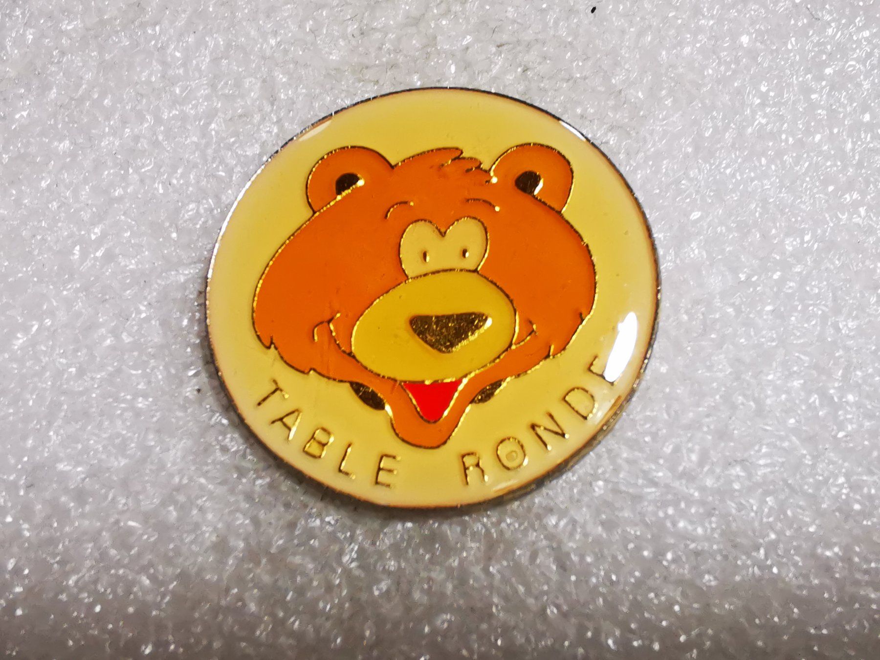 Placchette & Badge: Ansteckpin 91: Table Ronde – Usato da Oppligen venduto da Pin-Fall-Shop
