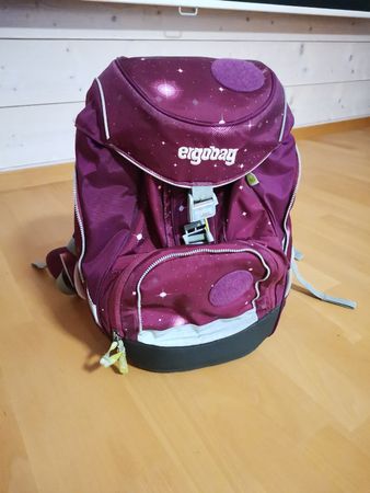 Ergobag Schulrucksack Galaxie mit 7 Kletties gratis