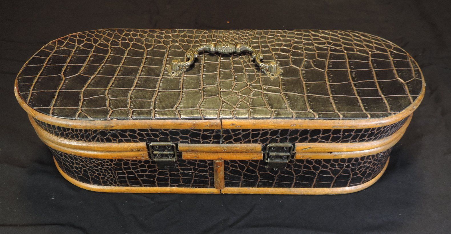 Valigie: Vintage-Box mit Kroko-Muster, Spanbox – Usato da Duggingen venduto da doogbua 2