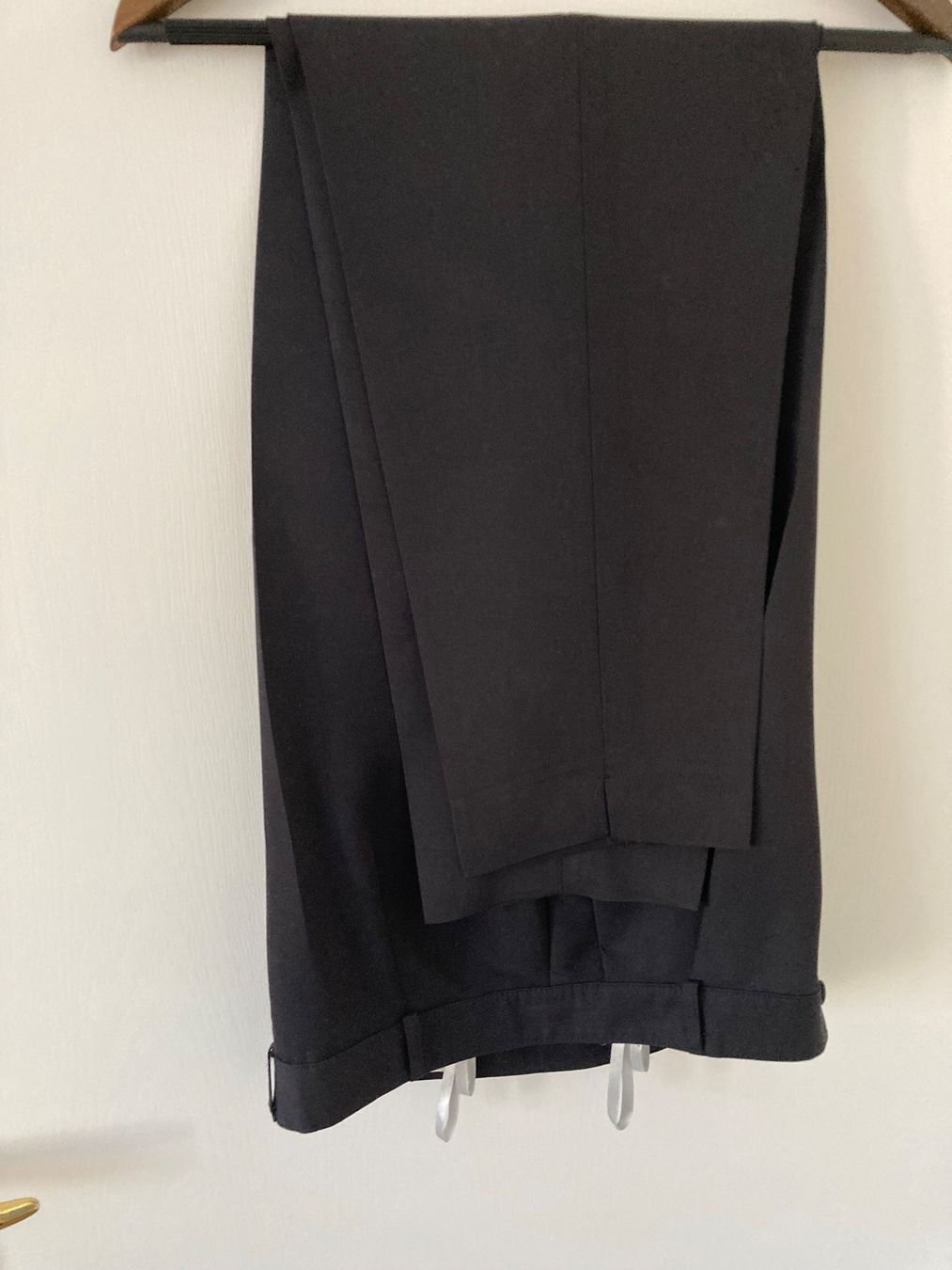 Hosen: Stoffhose mit Bundfalten – Neu (gemäss Beschreibung) aus Grüt (Gossau ZH) von Air8k3m 8