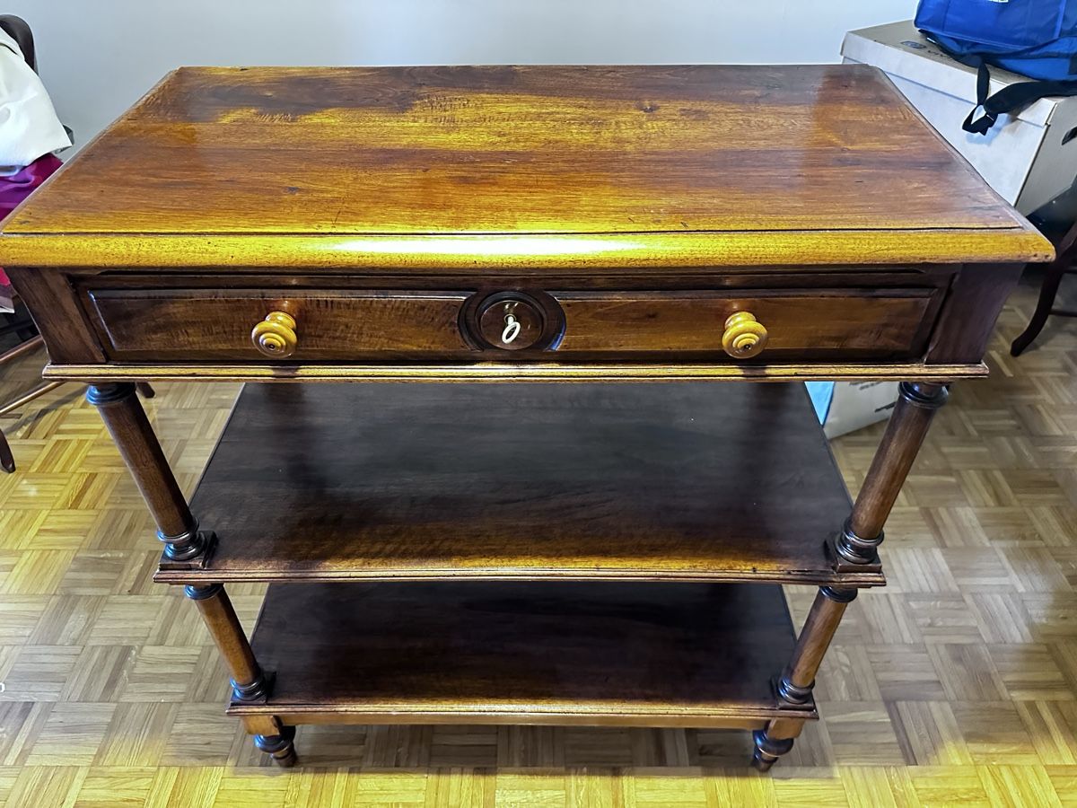 Kommoden: Console noyer massif – Gebraucht aus Veyrier von VeyrierMan