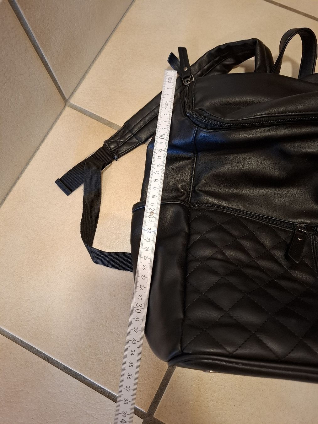 Rucksäcke: Schwarzer Wickelrucksack, Kunstleder, geräumig! – Gebraucht aus Lütisburg von amerika123 7