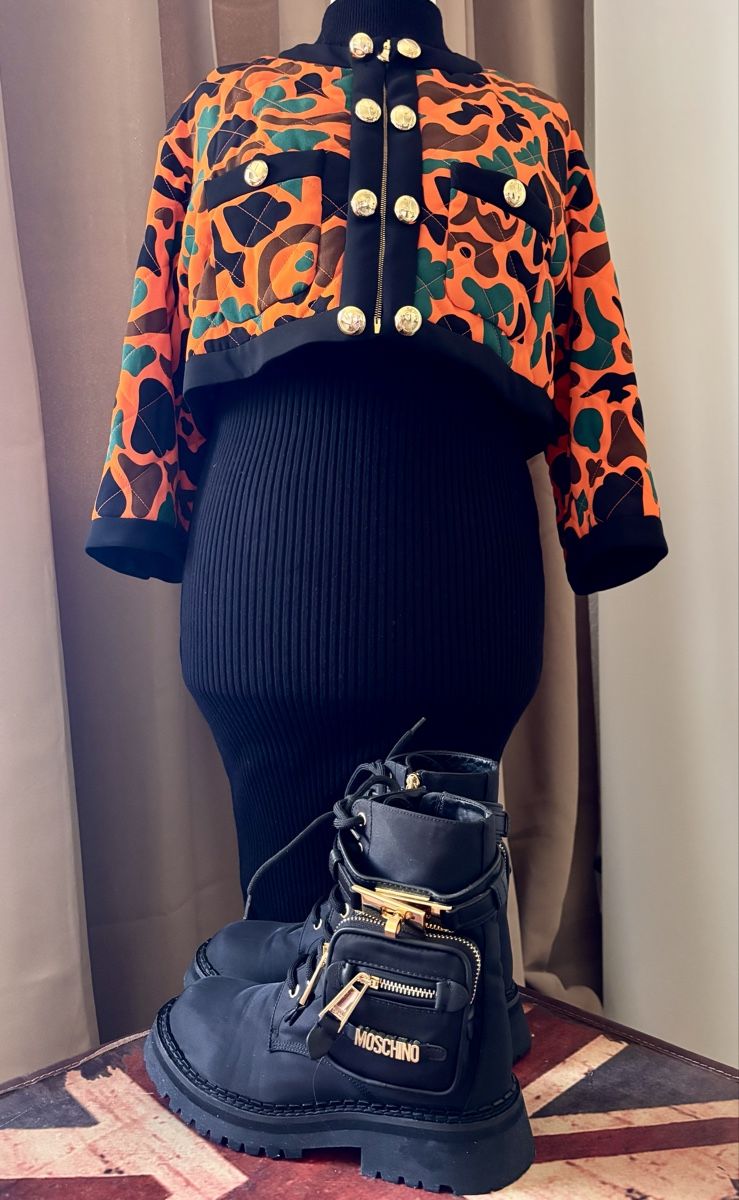 Moschino Lotti di vestiti: Kleider Set Moschino Gr. 39 – Nuovo (secondo la descrizione) da Wangen ZH venduto da tel_gxb5 2