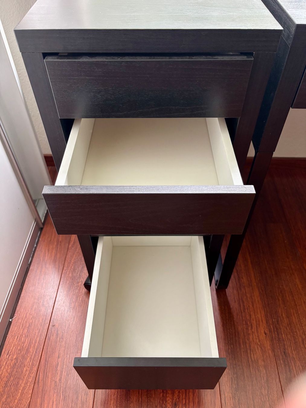 Ikea Scrivanie: Ikea Micke Schreibtisch dunklebraun – Usato da Cham venduto da bet_jp2l 9
