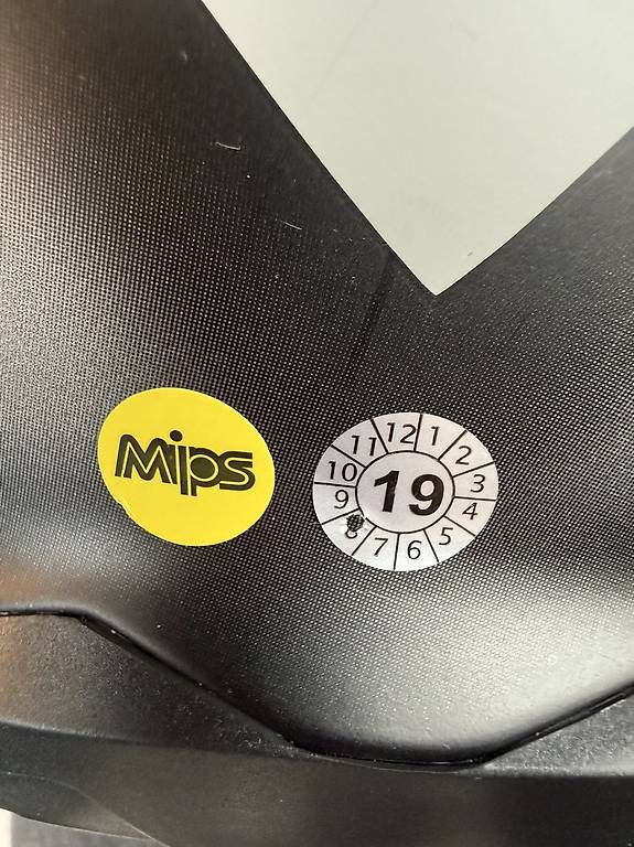 Helme: Helmet Bell MIPS – Gebraucht aus Mägenwil von vas_7pxb 4