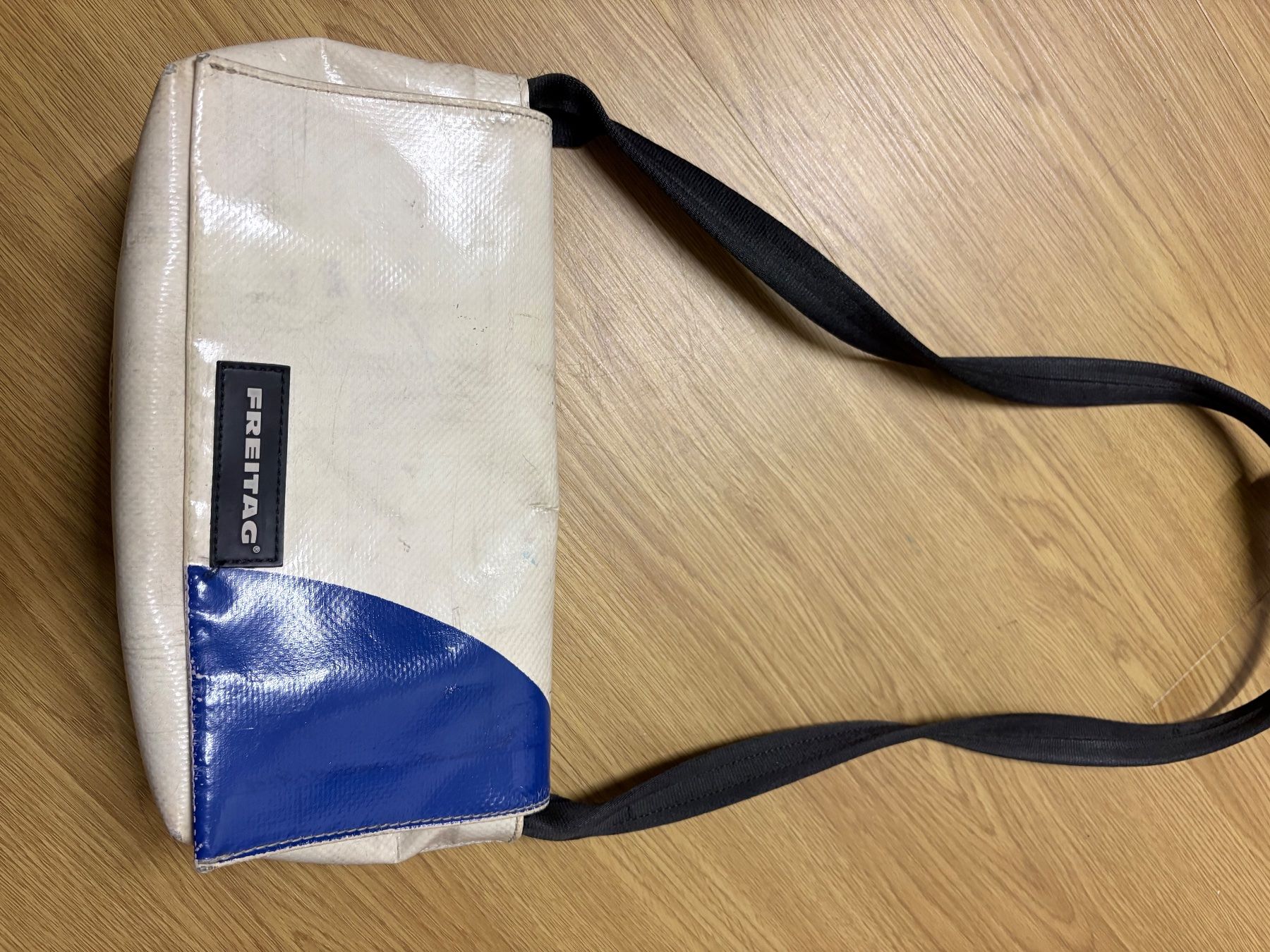 Freitag Taschen für Damen: Freitag Umhängetasche gebraucht – Gebraucht aus Münchenbuchsee von Jas82