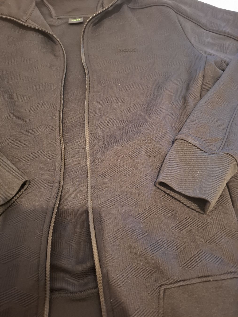 Hugo Boss Giacche: BOSS + KENZO - veste et pull Taille S – Nuovo (secondo la descrizione) da Le Locle venduto da QualiteExpress 2
