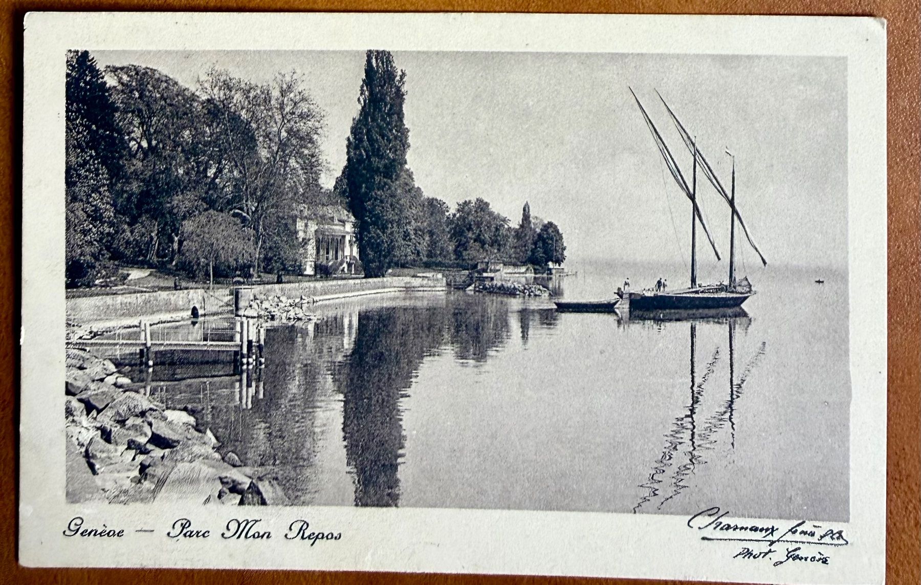 Cartoline postali: Genève - Barque devant le Parc Mont Repos 1919 – Usato da Lutry venduto da Ediego