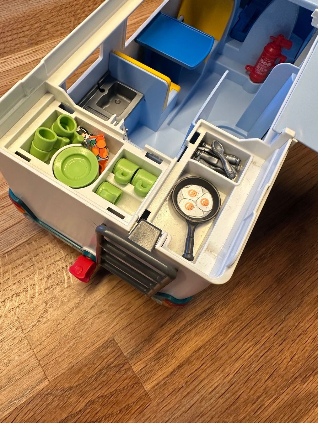 Playmobil Spielzeuge: Playmobil Camper 6671 – Gebraucht aus Winkel von Tatanof 3
