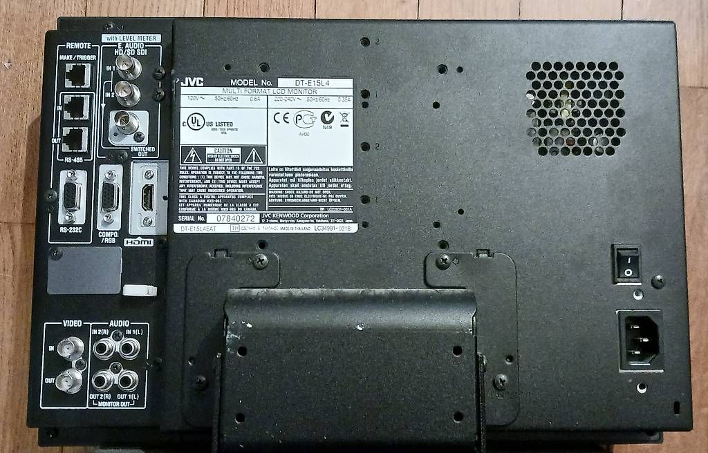 Monitore: Moniteur LCD de studio 15" DT-E15L4 – Gebraucht aus Montreux von jbr_rm5c 1